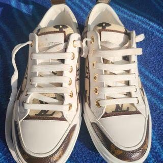100% Authentic Louis vuitton frontrow sneaker, Women's Fashion, Footwear,  Sneakers on Carousell