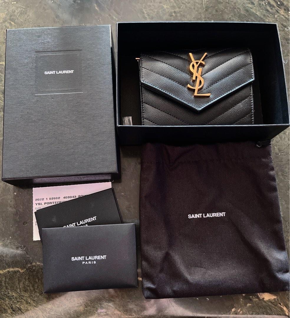 CASSANDRE MATELASSÉ compact tri fold wallet in grain de poudre embossed  leather, Saint Laurent