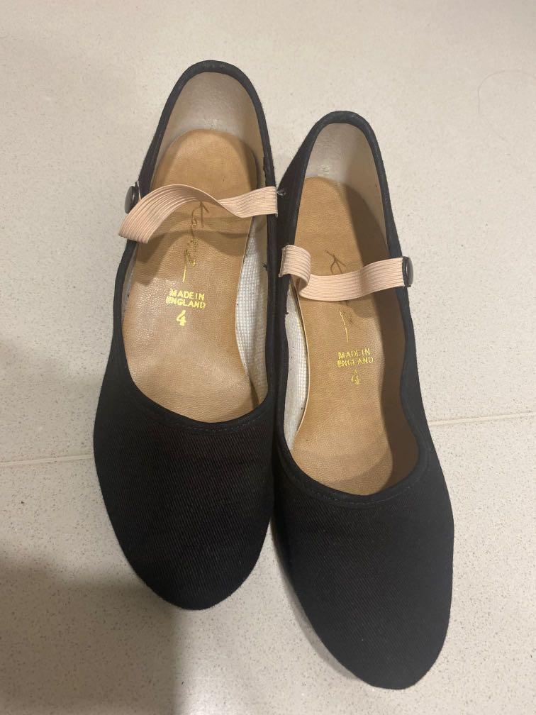 Ballet shoes Katz size 4 character , Women's Fashion, Footwear, Flats