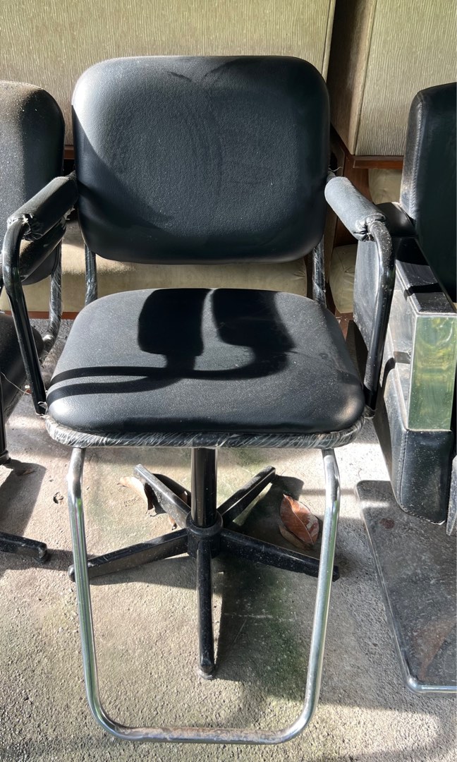 Barber Chair (kerusi gunting rambut), Furniture & Home Living