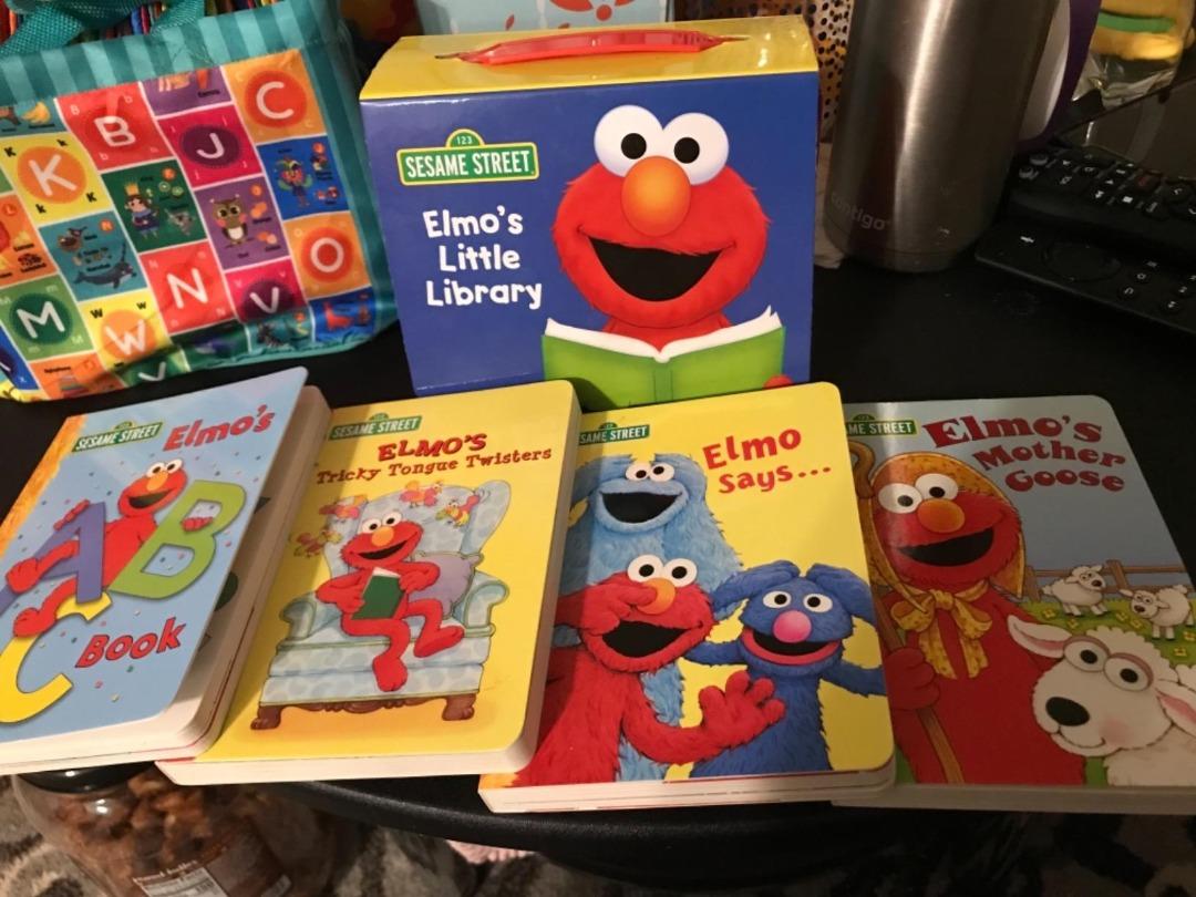 BNIB Set of 4 Books Elmo's Little Library (Sesame Street): Elmo's ...