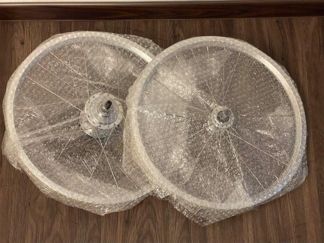 Brompton Wheel Set (Category: Parts & Accessories) located in Singapore. Submitted by bernxavier (Listing ID 1184448721, Image 3). Description: Brand new Brompton wheel set from A line. Dekit immediately after collecting bike.