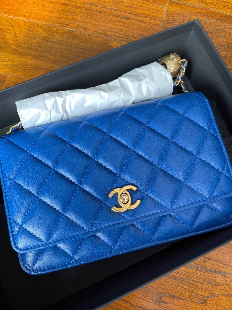 Hottest design Chanel 2022 electric blue wallet on chain pearl crush