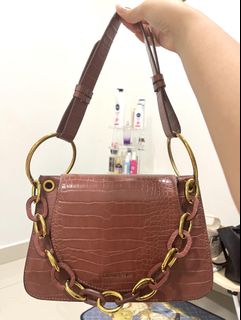 (Category: ) located in . Submitted by lovedbyhanum (Listing ID 1184465973, Image 1). Description: .