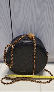 （分類：）位於 。 由 preloved711 提交（商品編號 1184465060，圖片 1）。簡介： 。