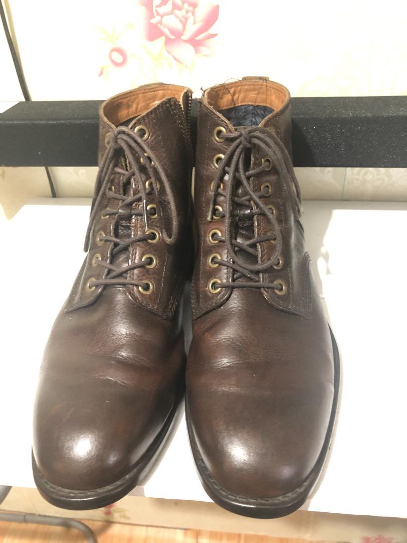 Clarks boots US8.5 BUT THE SIZING IS BIG I M U.S 9.5 to 10