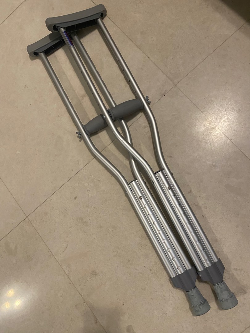 Crutches Walking Aid Adjustable, Health & Nutrition, Assistive