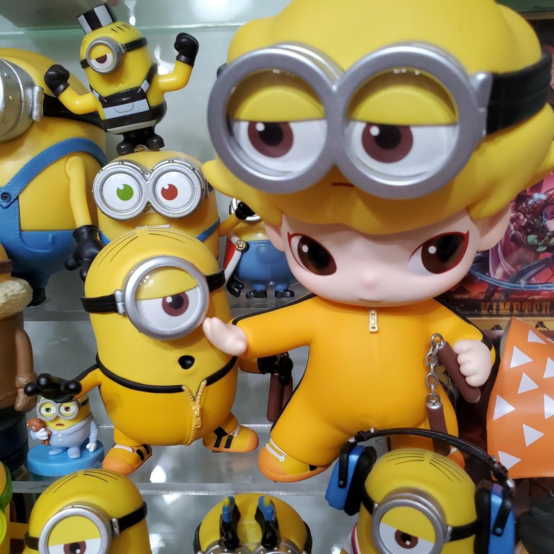 dimoo限量絕版大娃近全新 社會大學 minions小黃人合作款 聖誕老人 禮盒屋 popmart, 興趣及遊戲, 玩具 & 遊戲類 ...