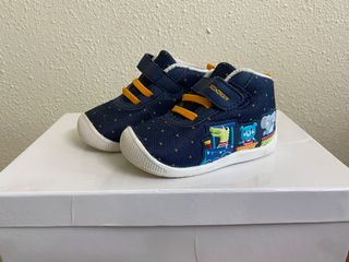 （分類：）位於 。 由 minutoco 提交（商品編號 1184357403，圖片 1）。簡介： 。