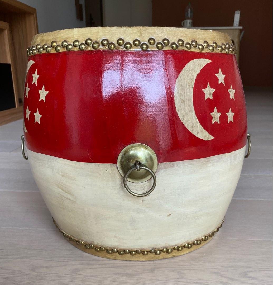 Drum Stool with Singapore Flag, 傢俬＆家居, 家居裝飾, 家居裝飾 其他 Carousell