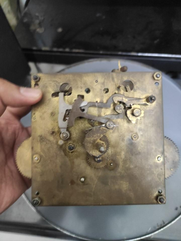 Engine grandfather clock mauthe, Hobbies & Toys, Collectibles