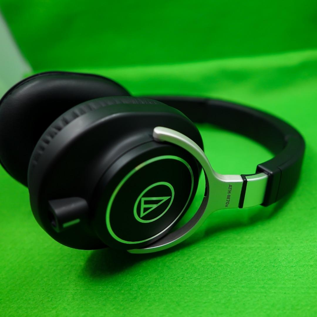 Flagship AudioTechnica ATHM70x Professional ClosedBack Dynamic