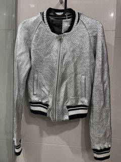 (Category: ) located in . Submitted by loveshopping2 (Listing ID 1184322687, Image 1). Description: .