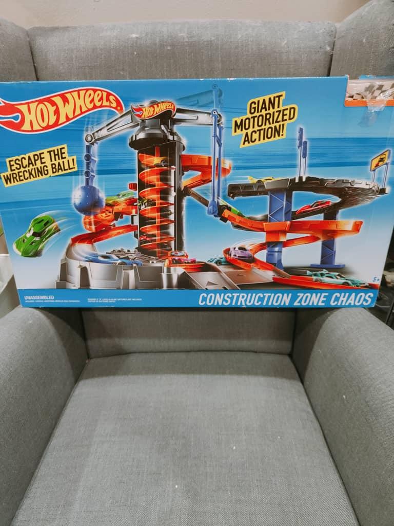 Hot wheels construction zone chaos top