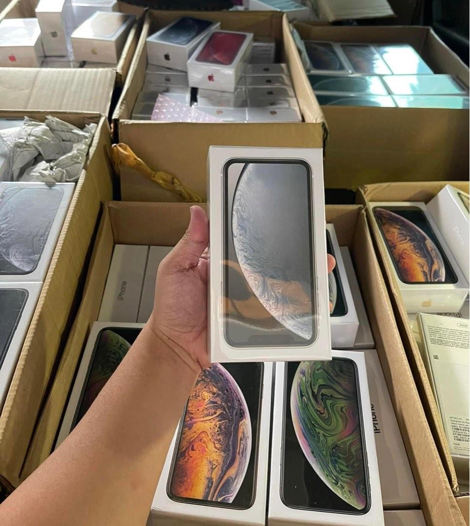 Iphone XR 🇯🇵 (Category: iPhone X Series) located in Manila. Submitted by budgetpreloveditems (Listing ID 1184425984, Image 1). Description: Iphone XR 🇯🇵 Japan Variant (No Camera Shutter Sound) Brandnew sealed 1 year local warranty Openline All colors available 64 gb - 21,999 only 256 gb - 24,999 only Available colors: Yellow, Black, Red, White .