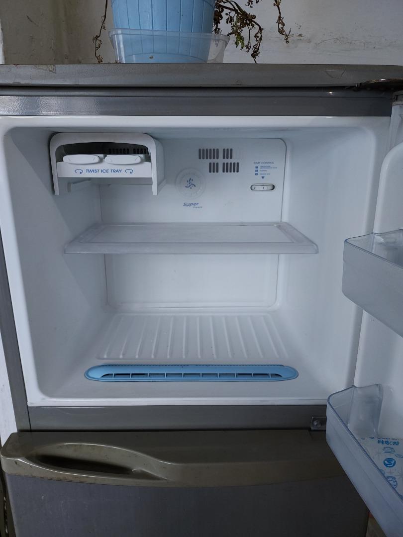 LG refrigerator model unknown, TV & Home Appliances, Kitchen