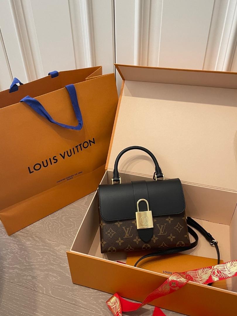 Shop Louis Vuitton Locky bb (M44654) by パリの凱旋門