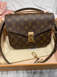 (Category: ) located in . Submitted by My_Collection (Listing ID 1184385961, Image 1). Description: .