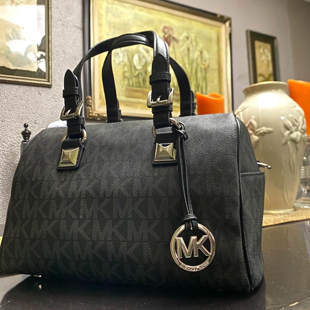 Michael Kors Grayson Medium Bag, Luxury, Bags & Wallets on Carousell