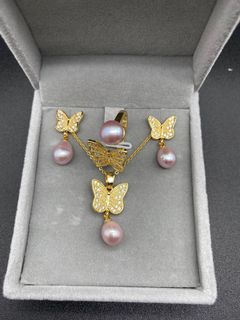 (Category: ) located in . Submitted by QforPearls (Listing ID 1184314189, Image 1). Description: .