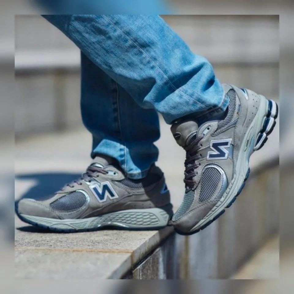 new balance yellow white