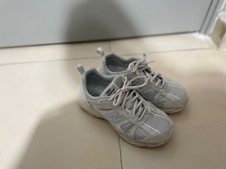 （分類：）位於 。 由 lizlaishit 提交（商品編號 1184415958，圖片 1）。簡介： 。
