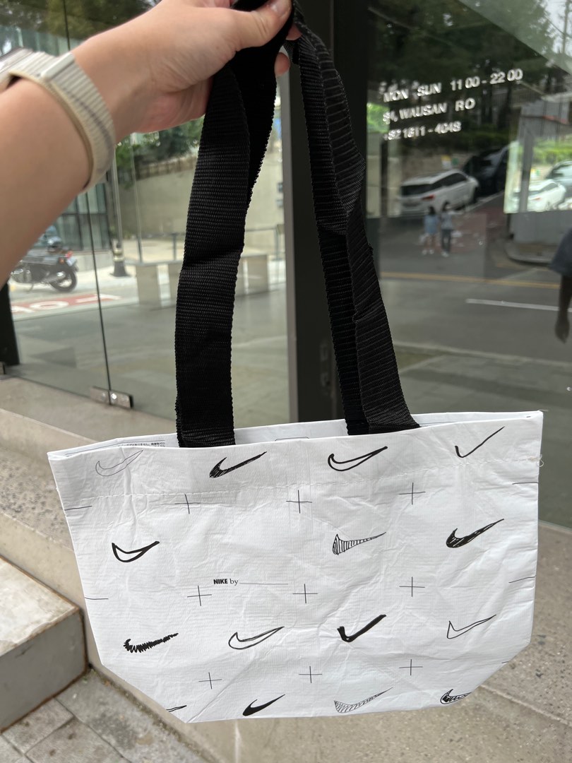 Nike Reusable Tote Bag, Women's Fashion, Bags & Wallets, Tote Bags