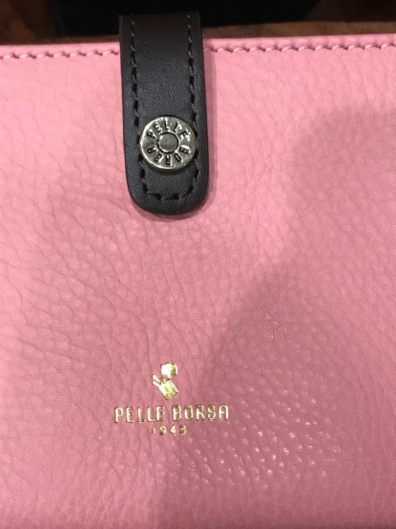 Pelle borsa coral pink (Category: Luxury Bags & Wallets) located in Baguio. Submitted by nalyns_unique_finds (Listing ID 1184457476, Image 3). Description: .
