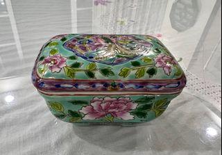 Peranakan porcelain rectangular soap box