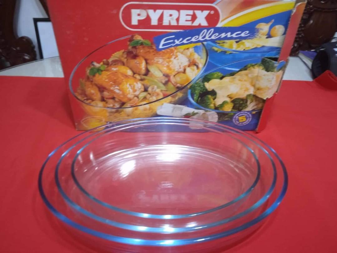📌Pyrex 3pc Oval baking dish📌 (Category: Bakeware) located in Taytay. Submitted by janceb (Listing ID 1184436177, Image 3). Description: 💢3pc Pyrex baking dish💢 1pc 39x27cm 1pc 35x24cm 1pc 30x21cm ✅ rfs: de-cluttering ✅ location: Taytay Rizal ✅ shipping fee to be shouldered by the buyer.