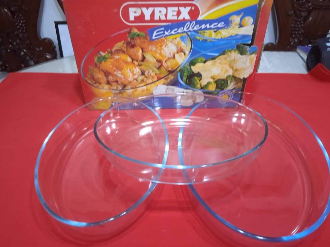 📌Pyrex 3pc Oval baking dish📌 (Category: Bakeware) located in Taytay. Submitted by janceb (Listing ID 1184436177, Image 2). Description: 💢3pc Pyrex baking dish💢 1pc 39x27cm 1pc 35x24cm 1pc 30x21cm ✅ rfs: de-cluttering ✅ location: Taytay Rizal ✅ shipping fee to be shouldered by the buyer.