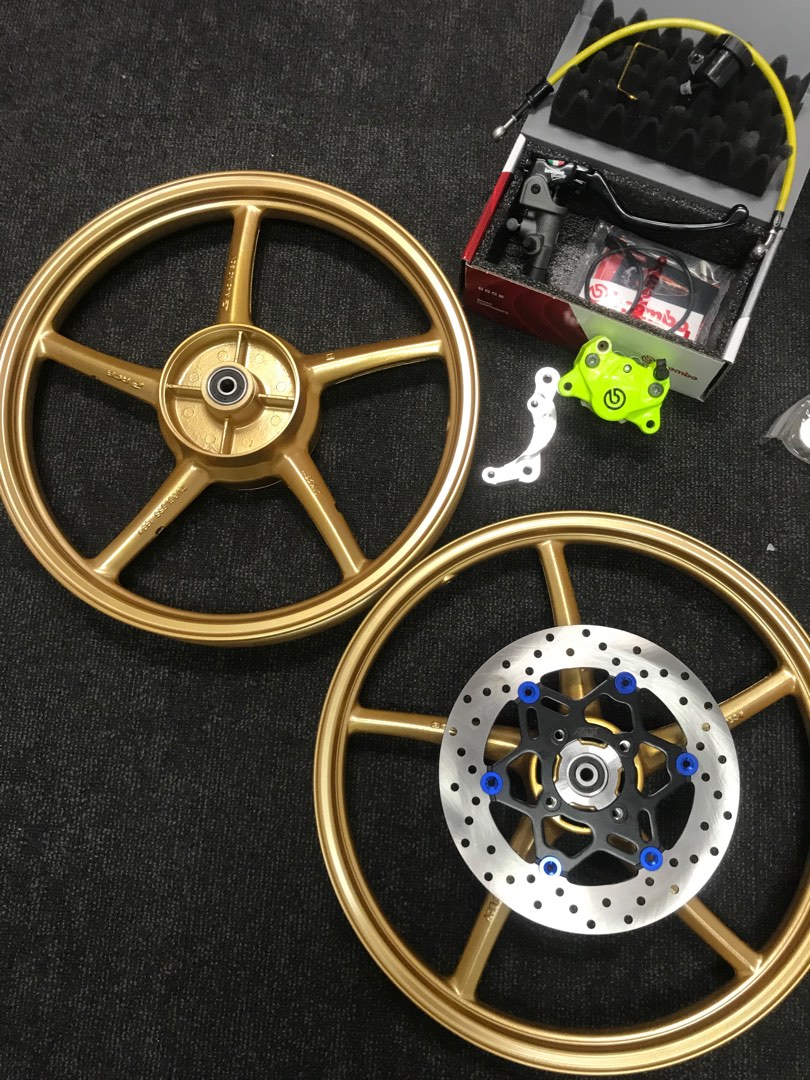 Rcb rim , king drag disc , Hel hose , brembo caliper , brembo rcs 14/15