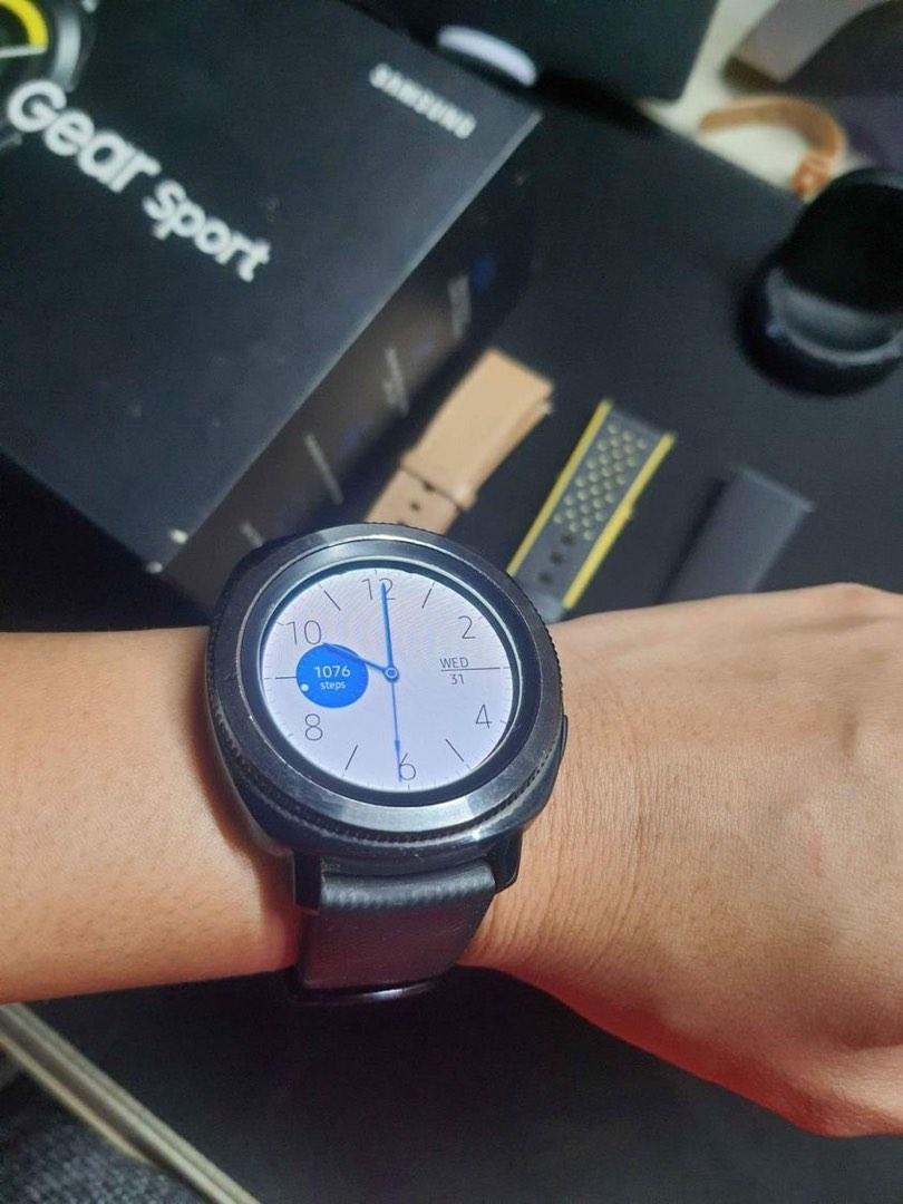 Samsung Gear Sports Watch, Mobile Phones & Gadgets, Other Gadgets on
