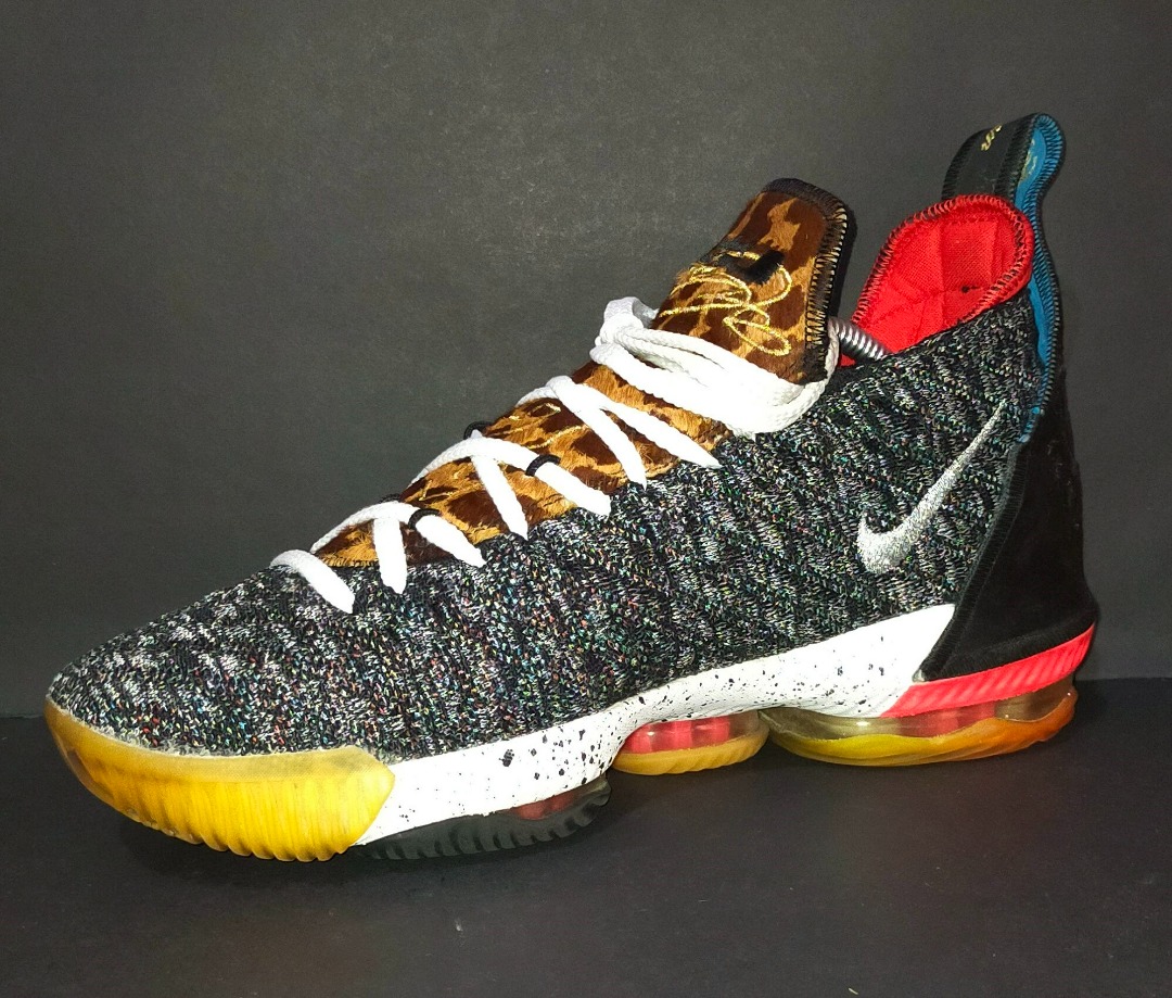 harga sepatu basket nike lebron james