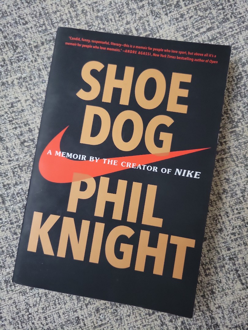 Shoe Dog Phil Knight, 興趣及遊戲, 書本 & 文具, 小說 & 故事書 Carousell