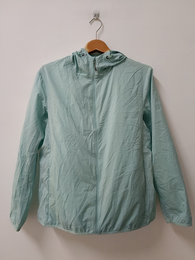 Uniqlo windbreaker, Women's Fashion, Coats, Jackets and Outerwear on ...