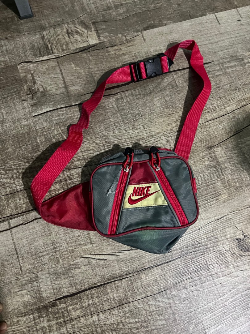 Vintage Nike Waistbag, Men's Fashion, Bags, Sling Bags on Carousell