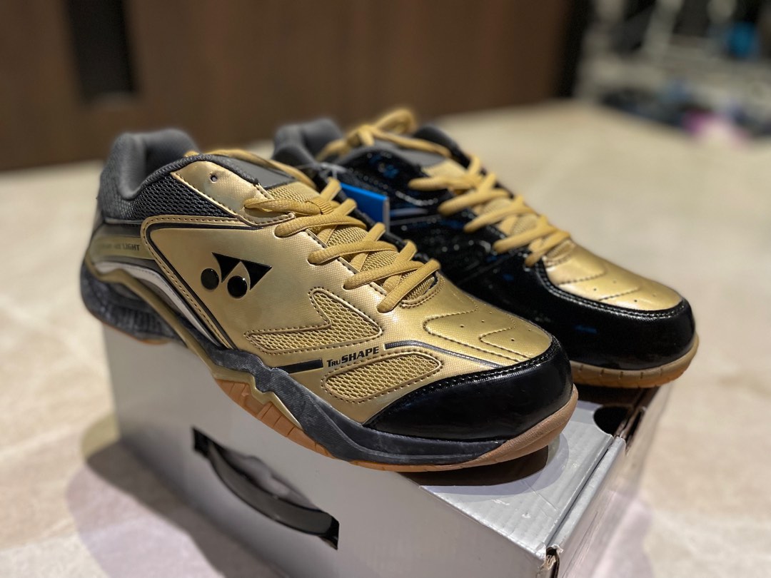 Yonex court ace light outlet