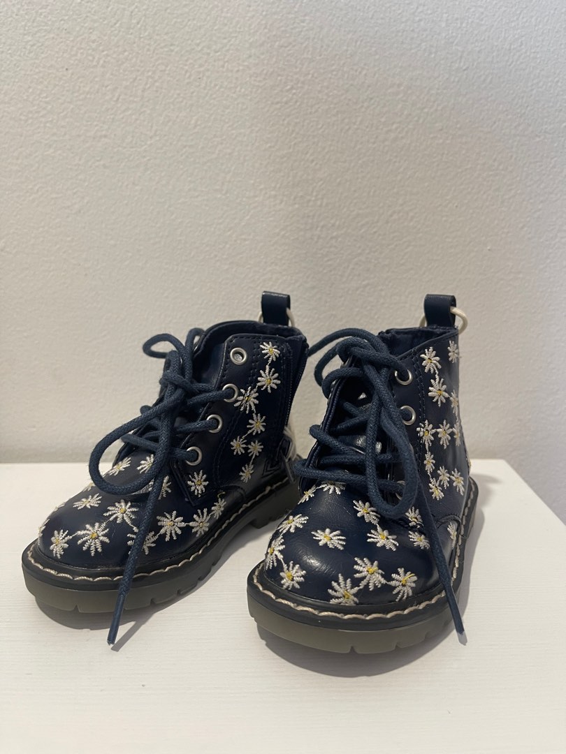 Zara top daisy boots