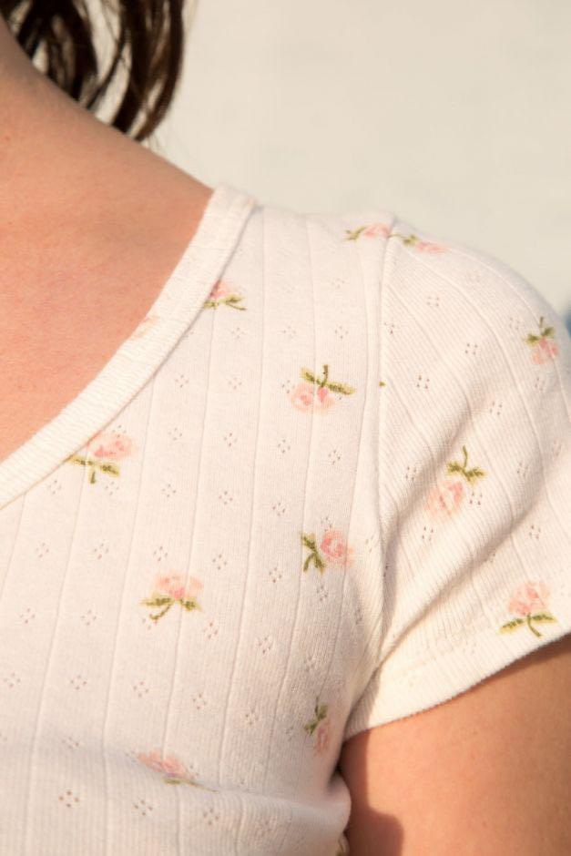 Brandy Melville Zelly Eyelet Floral Buttondown Croptop, Women's Fashion