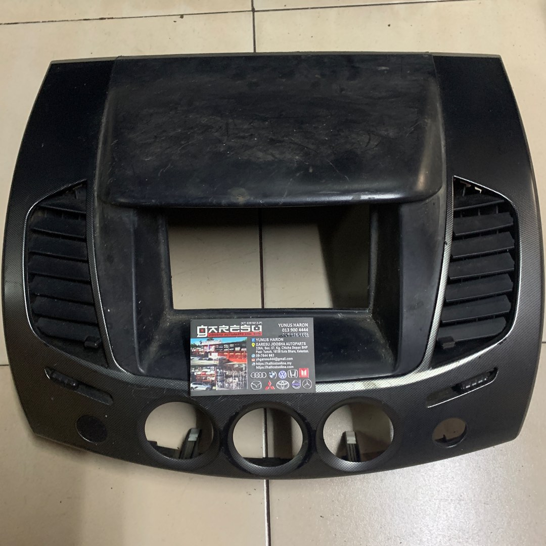 Car stereo dash kit radio CD player Mitsubishi Triton, Auto Accessories