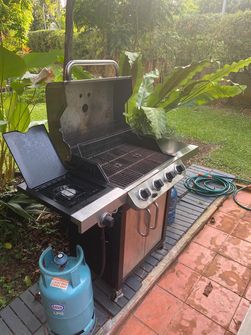 Char Broil Performance 4 Burner Gas Grill 36 000 BTU with Sideburner Rip Stop Grill Cover Regulator Valve Smokebox and other BBQ Accessories
