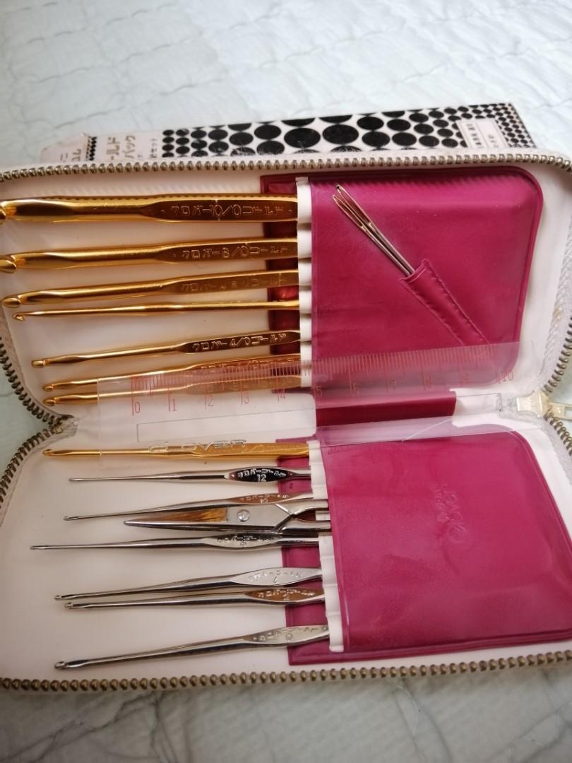 Clover crochet hook set, Hobbies & Toys, Stationary & Craft, Craft