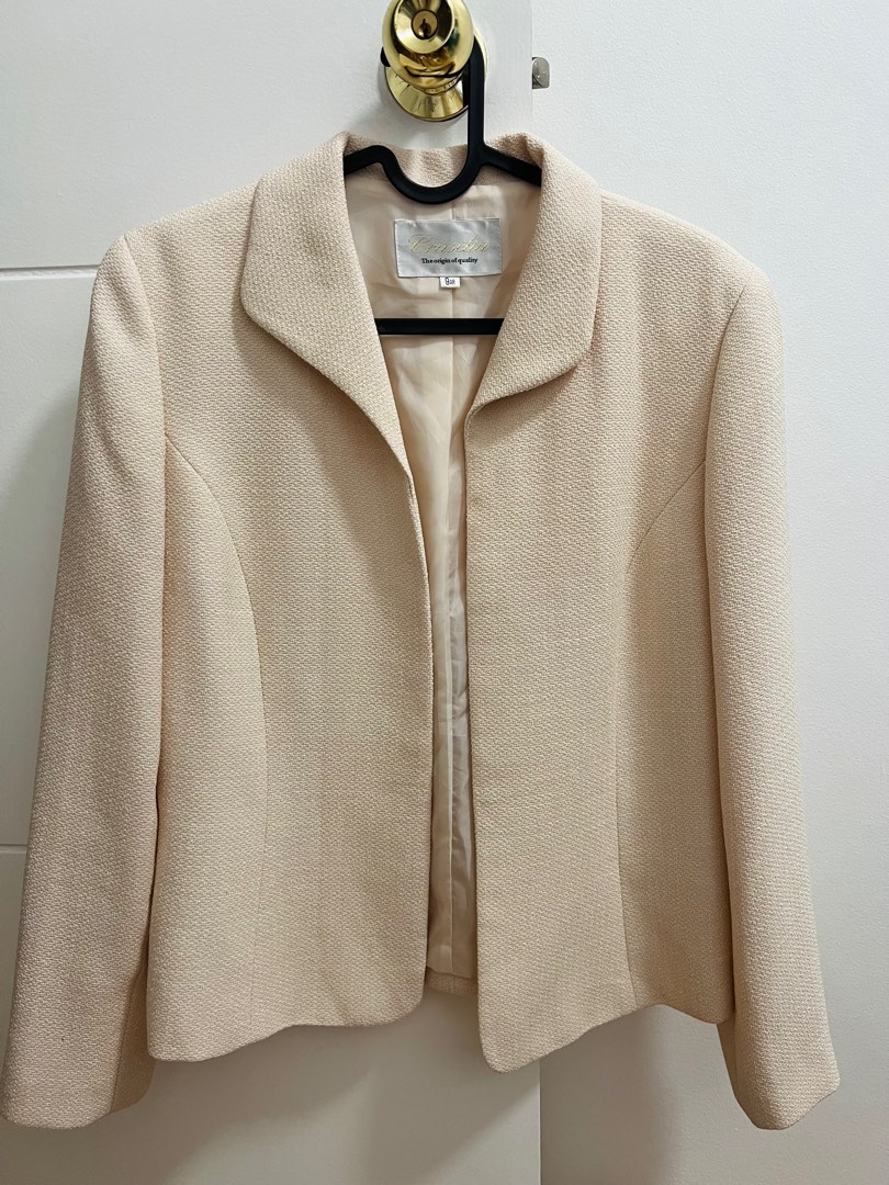 Cream blazer, Women's Fashion, Coats, Jackets and Outerwear on Carousell