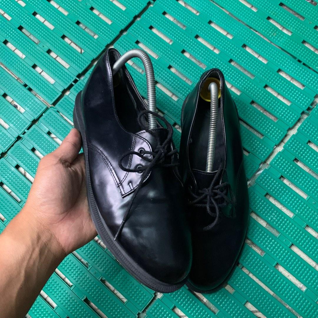 Dr martens on sale brook