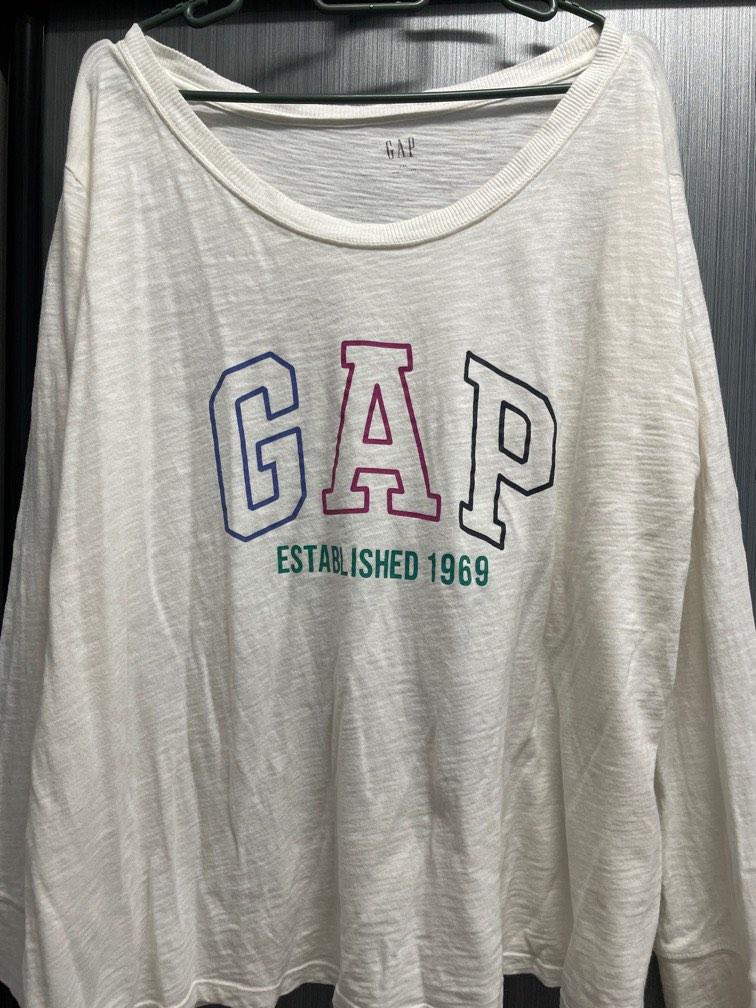 Gap Tshirt (Category: Longsleeves) located in Kuala Lumpur. Submitted by yish18 (Listing ID 1184699607, Image 1). Description: It states XXL but more to XL - loose cutting A bit see through - need to wear inner/ singlet .