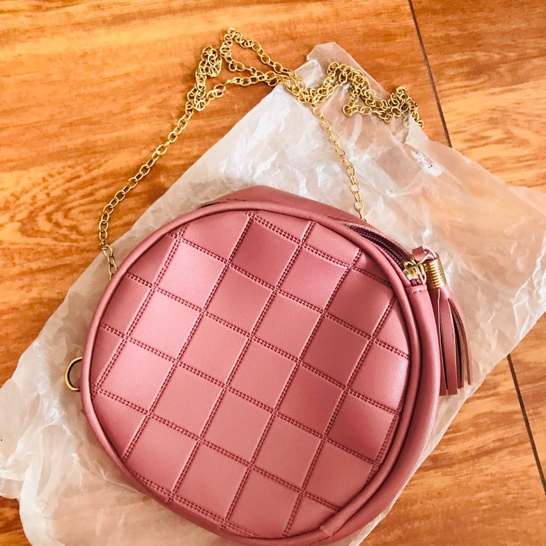 Gold chain sling, Women's Fashion, Bags & Wallets, Crossbody Bags on