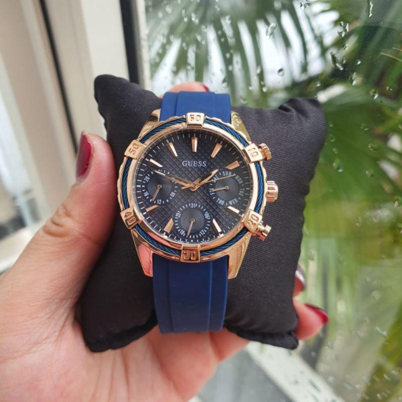 W0562l3 top guess watch