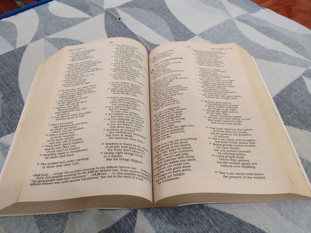 Holy Bible Contemporary English Version 1995, Hobbies & Toys, Books