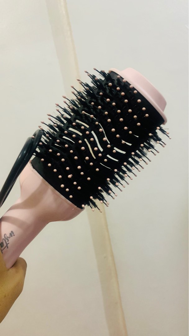 Instabella Hot Air Styling Brush on Carousell